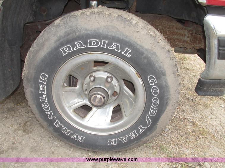 image for item G9919 1996 Ford F150 XLT pickup truck