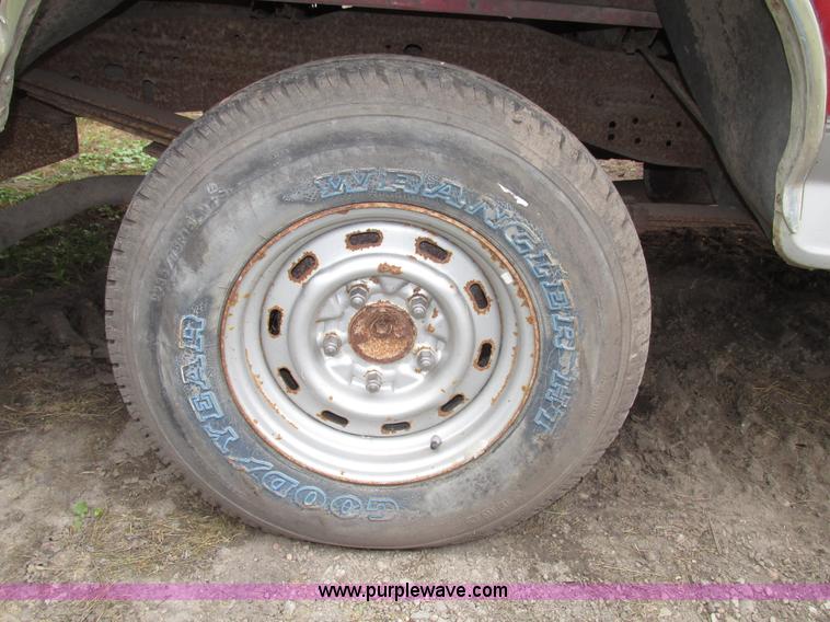 image for item G9919 1996 Ford F150 XLT pickup truck