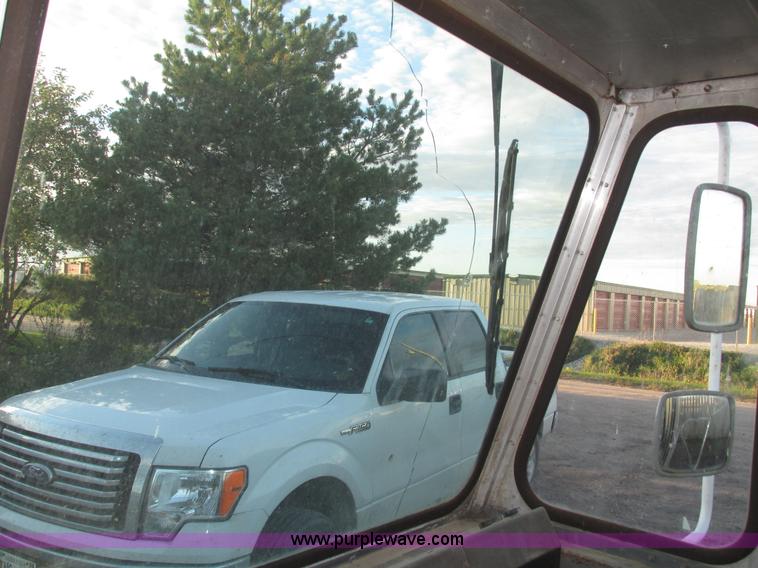 image for item G9926 1991 Chevrolet P30 step van