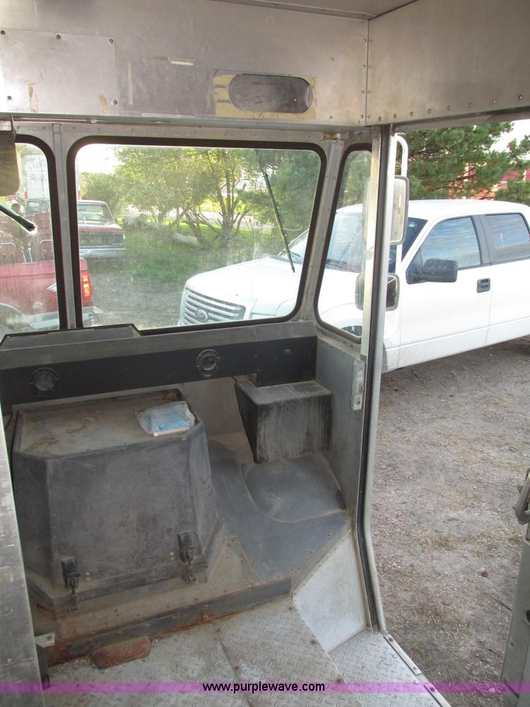 image for item G9926 1991 Chevrolet P30 step van