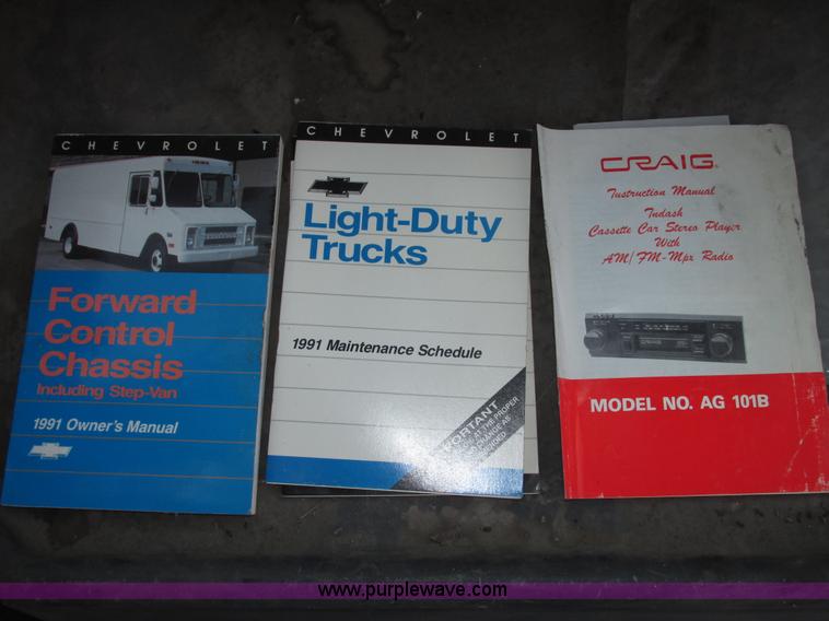 image for item G9926 1991 Chevrolet P30 step van