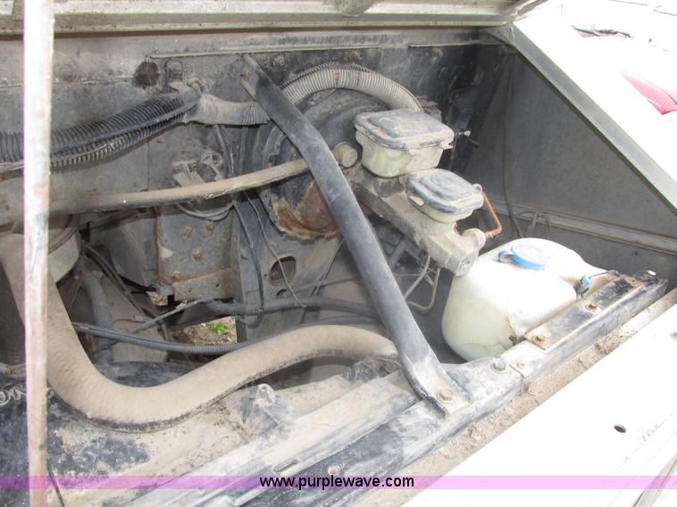 image for item G9926 1991 Chevrolet P30 step van