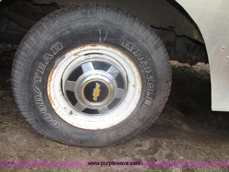 image for item G9926 1991 Chevrolet P30 step van