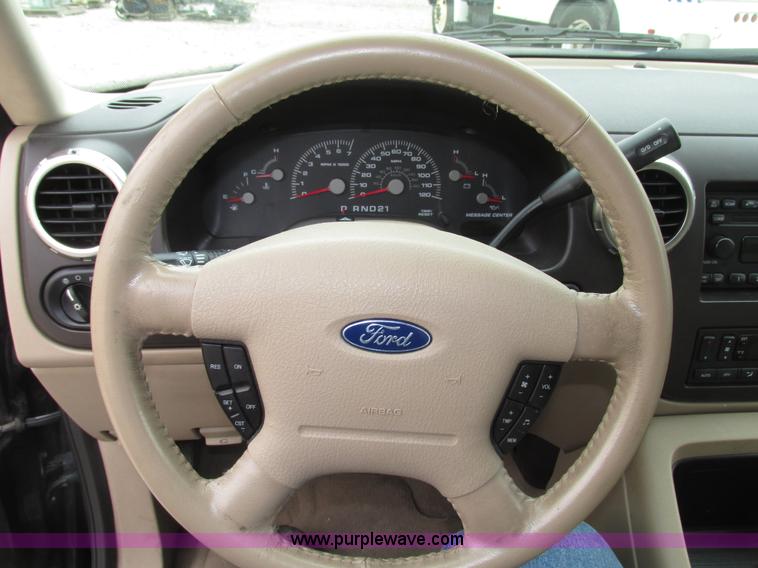 image for item G9936 2004 Ford Expedition Eddie Bauer SUV
