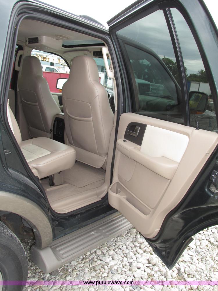 image for item G9936 2004 Ford Expedition Eddie Bauer SUV