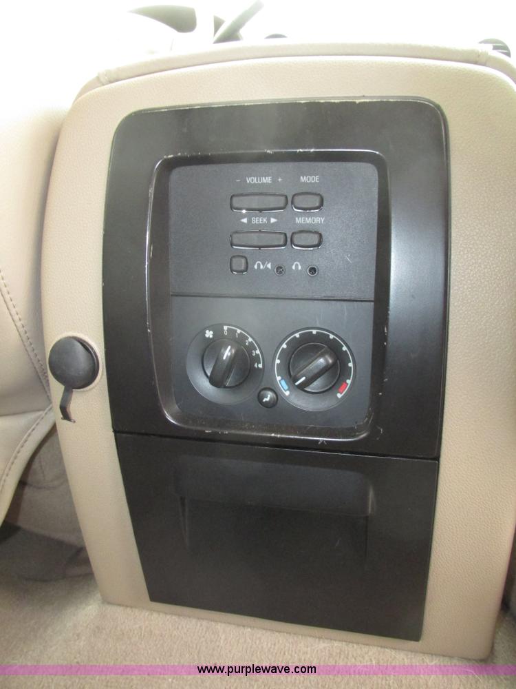 image for item G9936 2004 Ford Expedition Eddie Bauer SUV