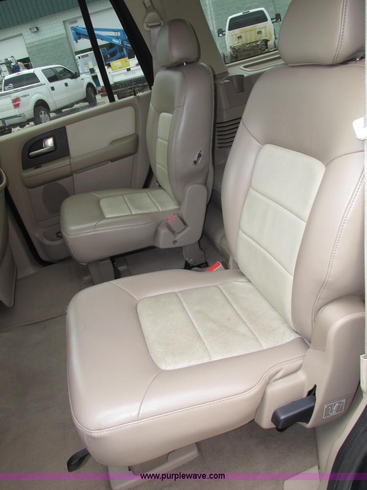 image for item G9936 2004 Ford Expedition Eddie Bauer SUV