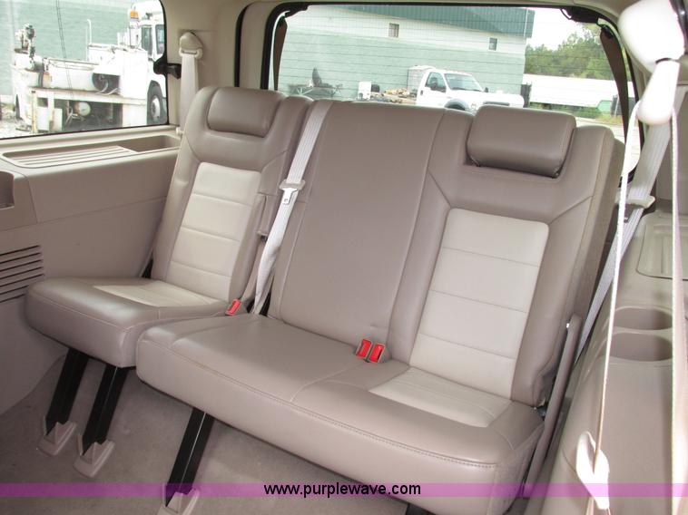 image for item G9936 2004 Ford Expedition Eddie Bauer SUV