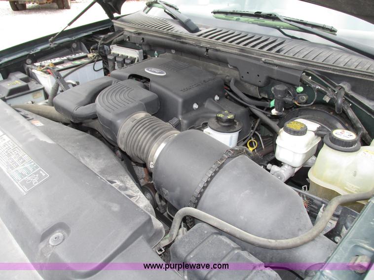 image for item G9936 2004 Ford Expedition Eddie Bauer SUV