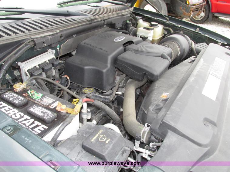 image for item G9936 2004 Ford Expedition Eddie Bauer SUV