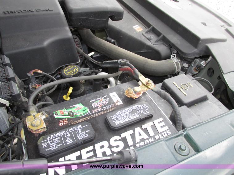 image for item G9936 2004 Ford Expedition Eddie Bauer SUV