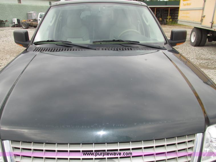 image for item G9936 2004 Ford Expedition Eddie Bauer SUV