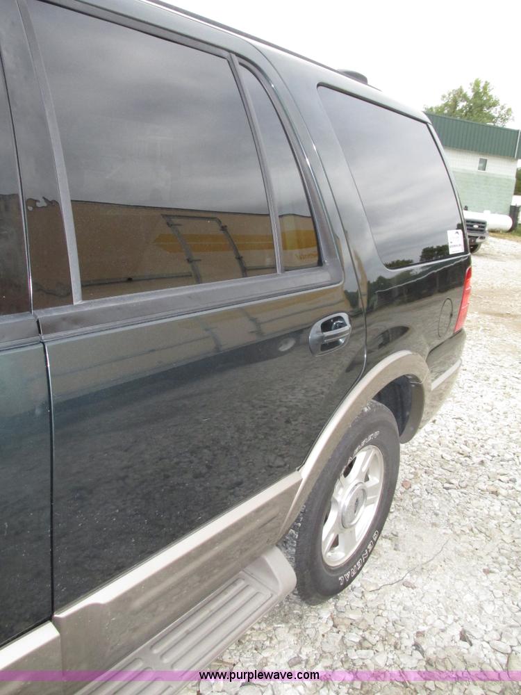 image for item G9936 2004 Ford Expedition Eddie Bauer SUV