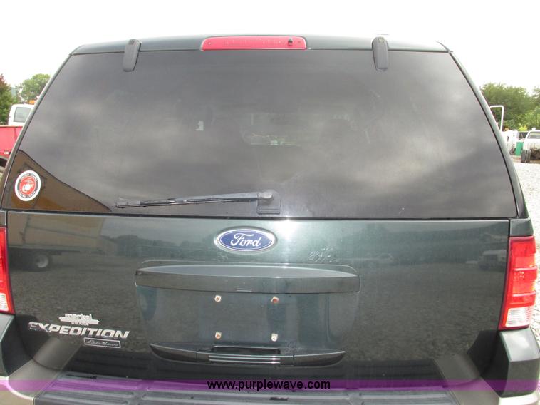 image for item G9936 2004 Ford Expedition Eddie Bauer SUV