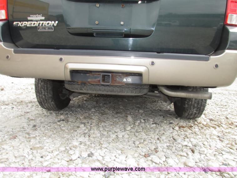image for item G9936 2004 Ford Expedition Eddie Bauer SUV