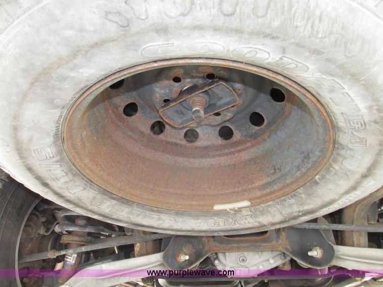 image for item G9936 2004 Ford Expedition Eddie Bauer SUV