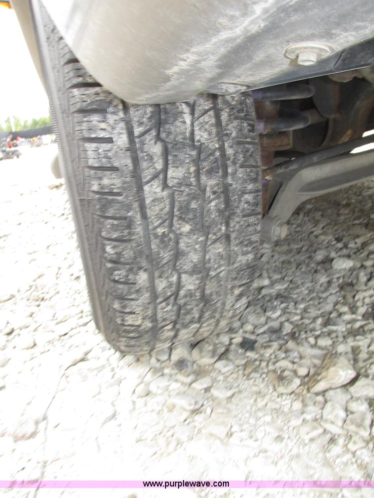 image for item G9936 2004 Ford Expedition Eddie Bauer SUV