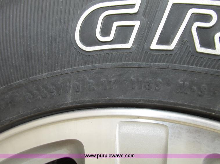 image for item G9936 2004 Ford Expedition Eddie Bauer SUV