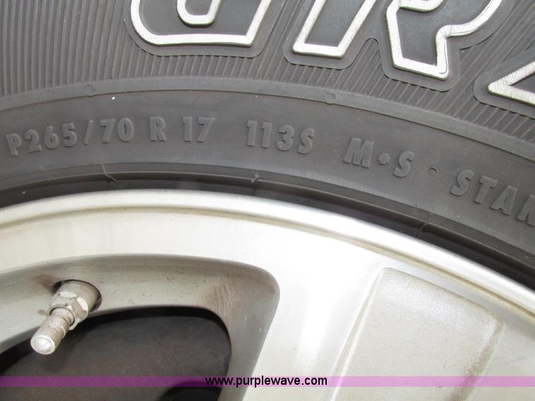 image for item G9936 2004 Ford Expedition Eddie Bauer SUV