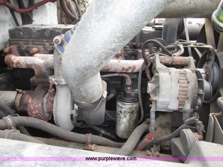 image for item G9938 2001 Freightliner FL70 Business Class truck cab and chassis