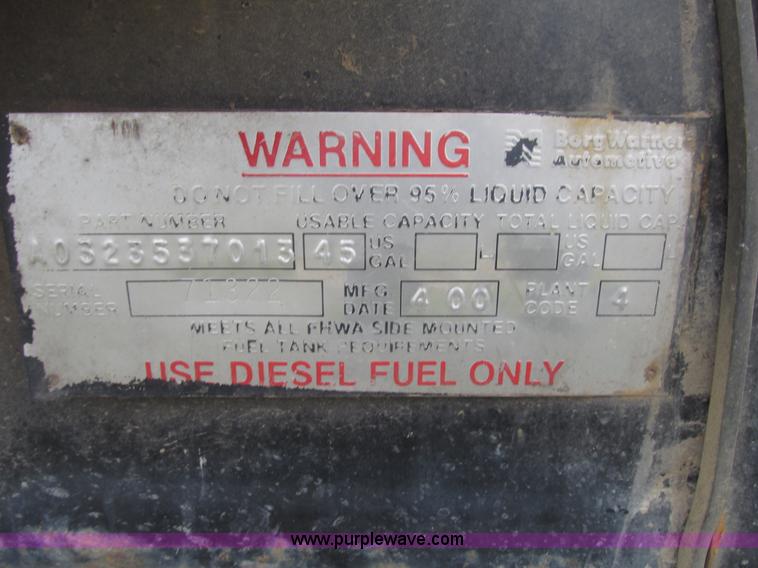 image for item G9938 2001 Freightliner FL70 Business Class truck cab and chassis