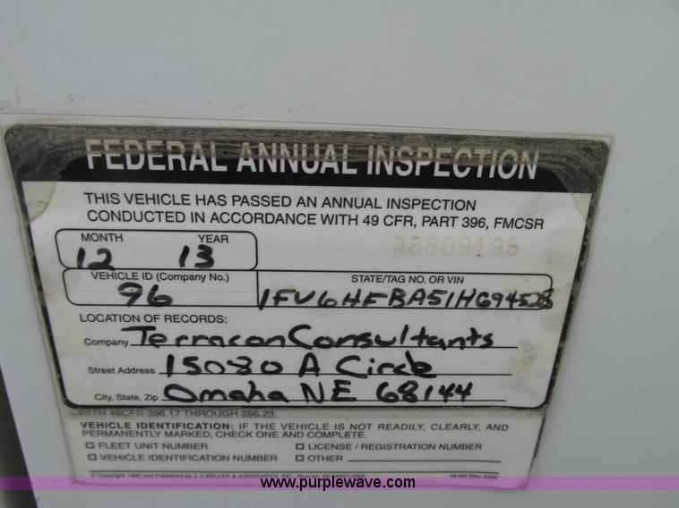 image for item G9938 2001 Freightliner FL70 Business Class truck cab and chassis