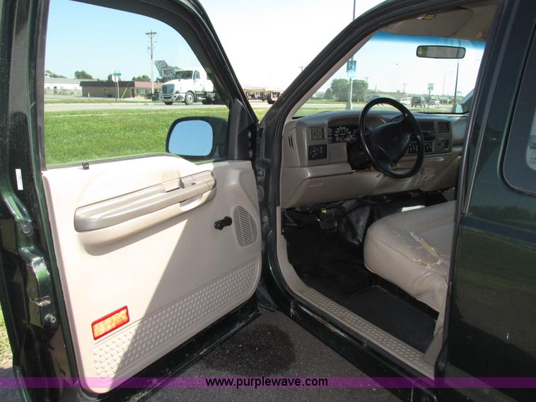 image for item G9951 2000 Ford F250 Super Duty XL SuperCab utility truck