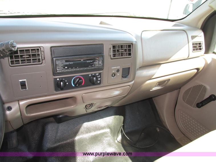 image for item G9951 2000 Ford F250 Super Duty XL SuperCab utility truck