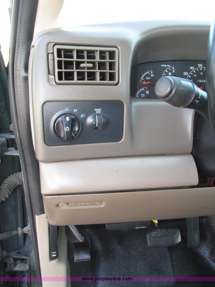 image for item G9951 2000 Ford F250 Super Duty XL SuperCab utility truck