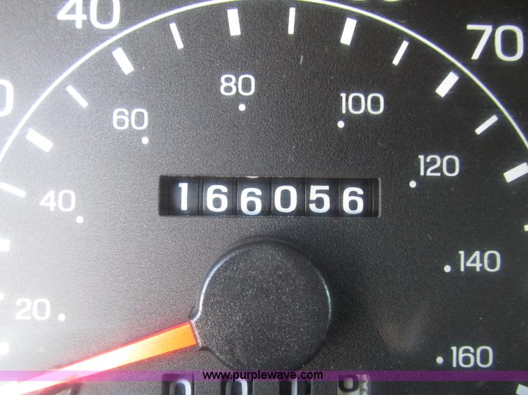 image for item G9951 2000 Ford F250 Super Duty XL SuperCab utility truck