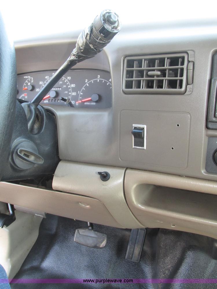 image for item G9951 2000 Ford F250 Super Duty XL SuperCab utility truck