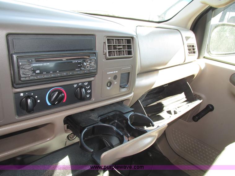 image for item G9951 2000 Ford F250 Super Duty XL SuperCab utility truck