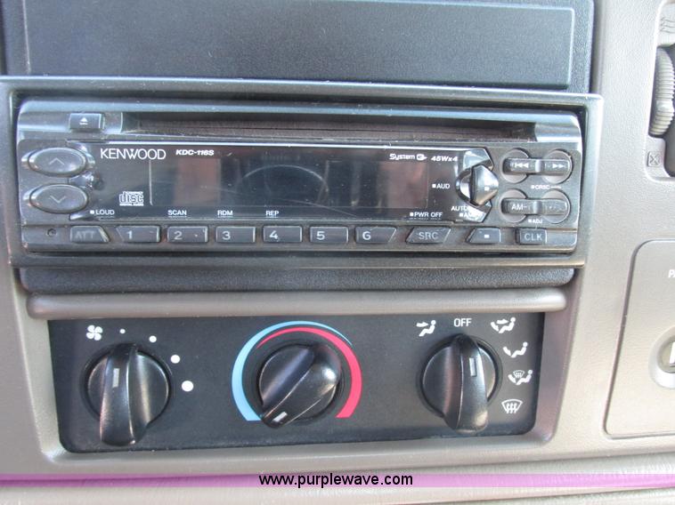 image for item G9951 2000 Ford F250 Super Duty XL SuperCab utility truck