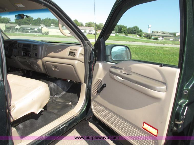 image for item G9951 2000 Ford F250 Super Duty XL SuperCab utility truck