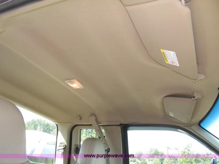 image for item G9951 2000 Ford F250 Super Duty XL SuperCab utility truck