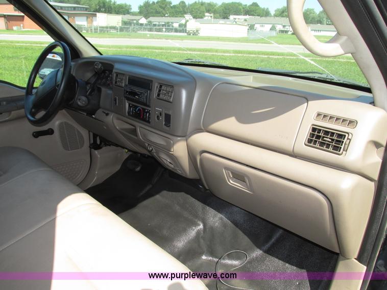 image for item G9951 2000 Ford F250 Super Duty XL SuperCab utility truck