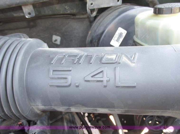 image for item G9951 2000 Ford F250 Super Duty XL SuperCab utility truck