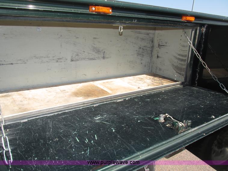 image for item G9951 2000 Ford F250 Super Duty XL SuperCab utility truck