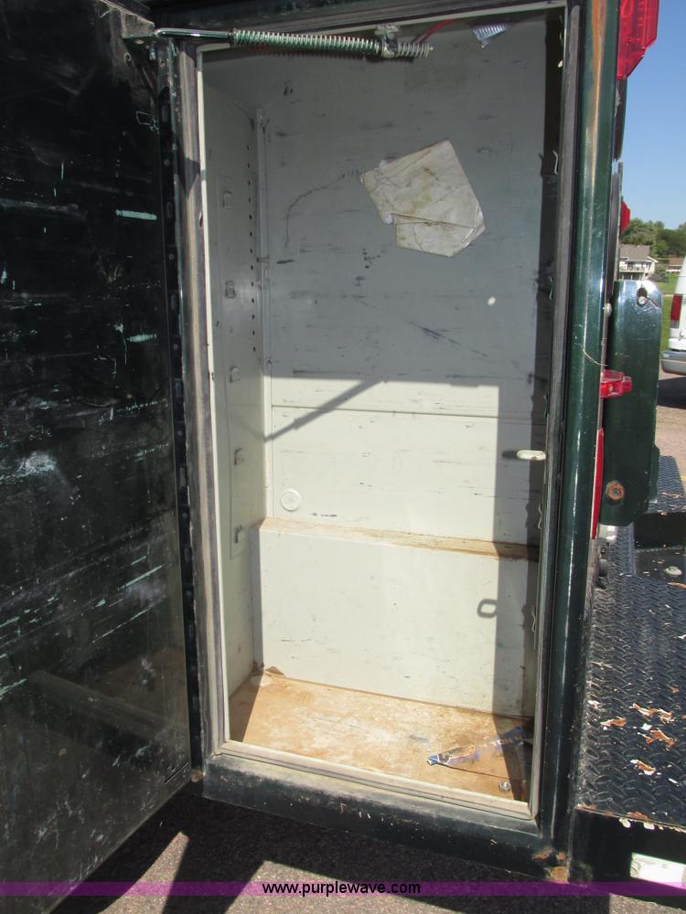 image for item G9951 2000 Ford F250 Super Duty XL SuperCab utility truck