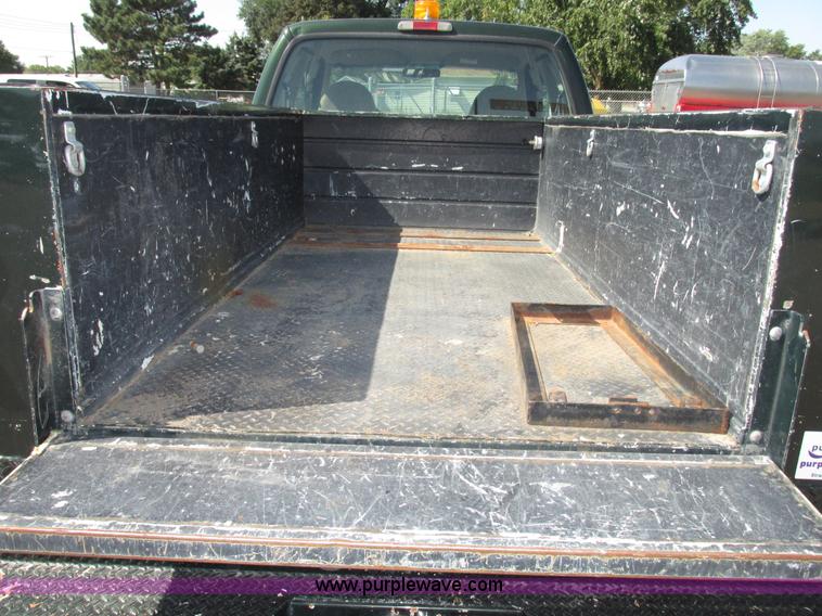 image for item G9951 2000 Ford F250 Super Duty XL SuperCab utility truck