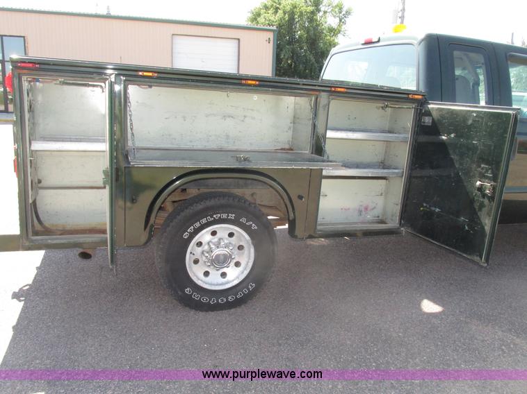 image for item G9951 2000 Ford F250 Super Duty XL SuperCab utility truck