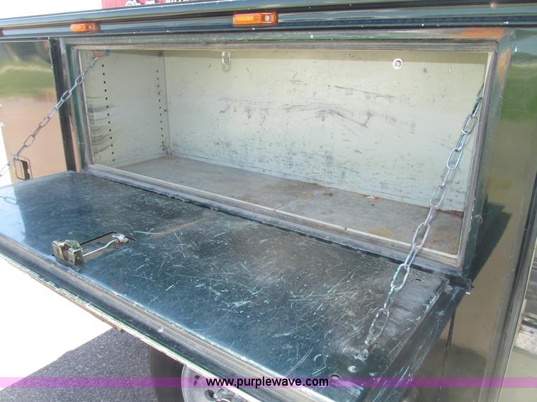 image for item G9951 2000 Ford F250 Super Duty XL SuperCab utility truck