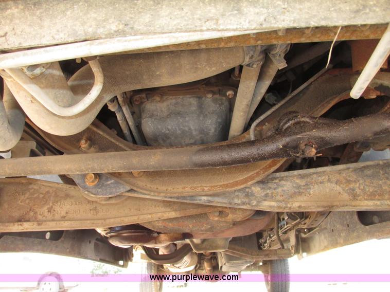 image for item G9951 2000 Ford F250 Super Duty XL SuperCab utility truck