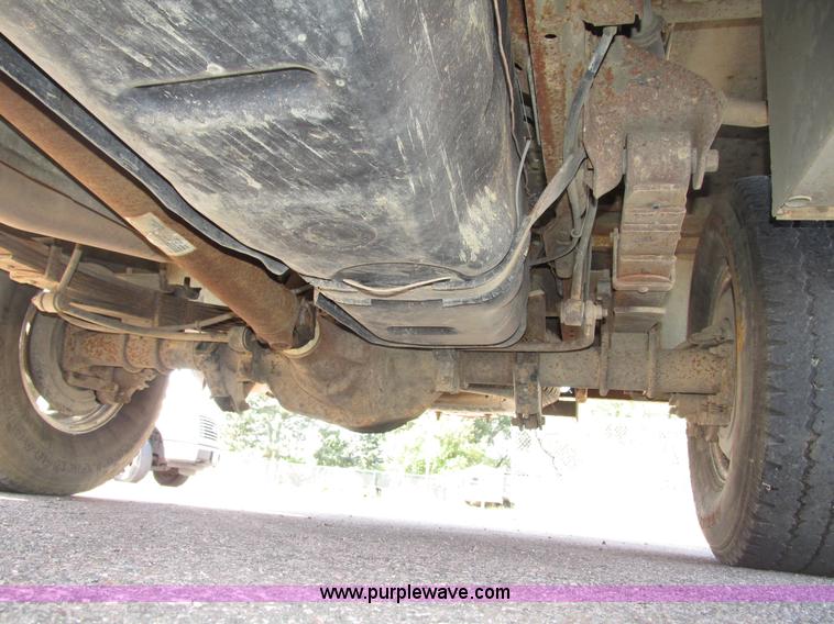 image for item G9951 2000 Ford F250 Super Duty XL SuperCab utility truck