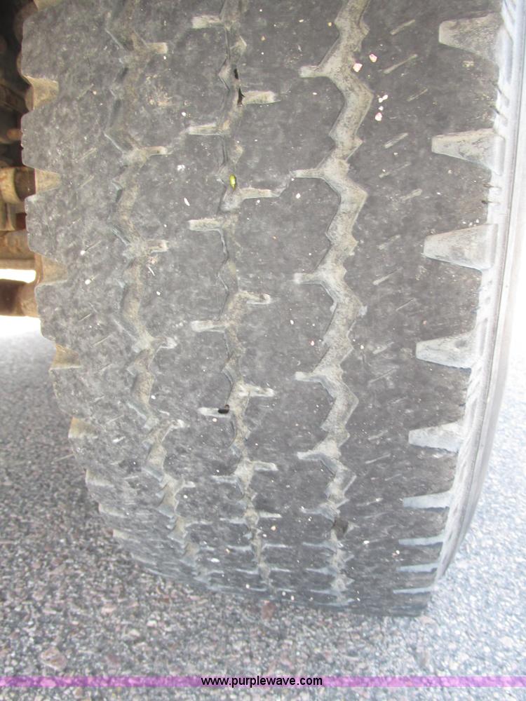 image for item G9951 2000 Ford F250 Super Duty XL SuperCab utility truck