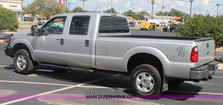 image for item H1716 2011 Ford F350 Super Duty pickup truck