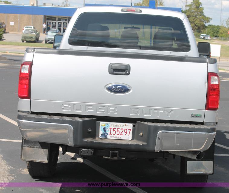 image for item H1716 2011 Ford F350 Super Duty pickup truck