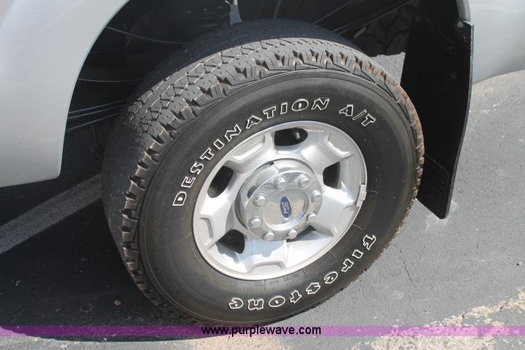 image for item H1716 2011 Ford F350 Super Duty pickup truck