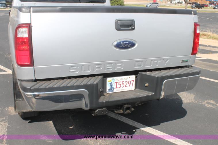 image for item H1716 2011 Ford F350 Super Duty pickup truck