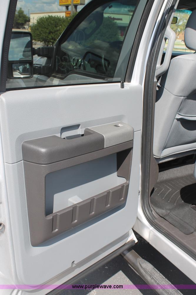 image for item H1716 2011 Ford F350 Super Duty pickup truck